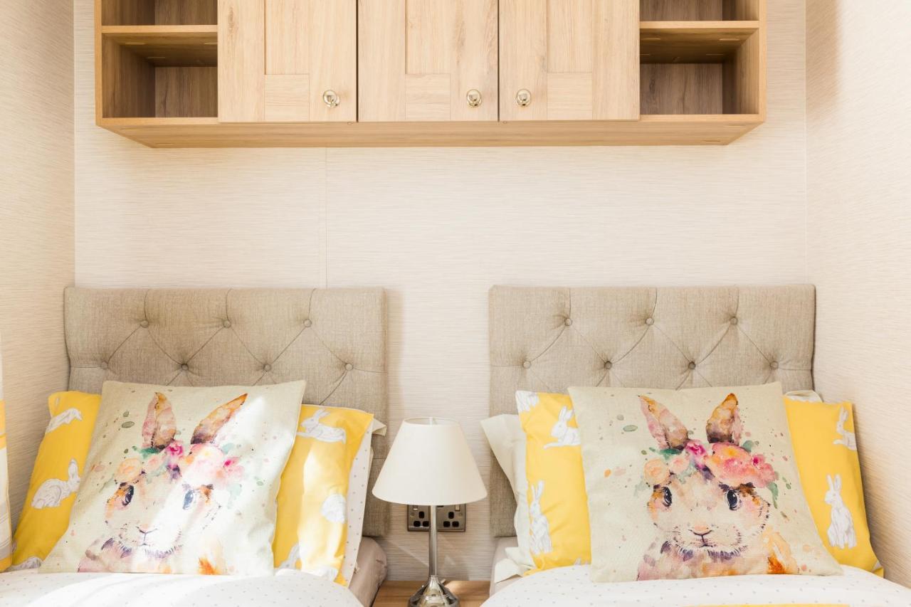 Cottontail Lodge - Hot Tub - Pet Friendly South Cerney Extérieur photo