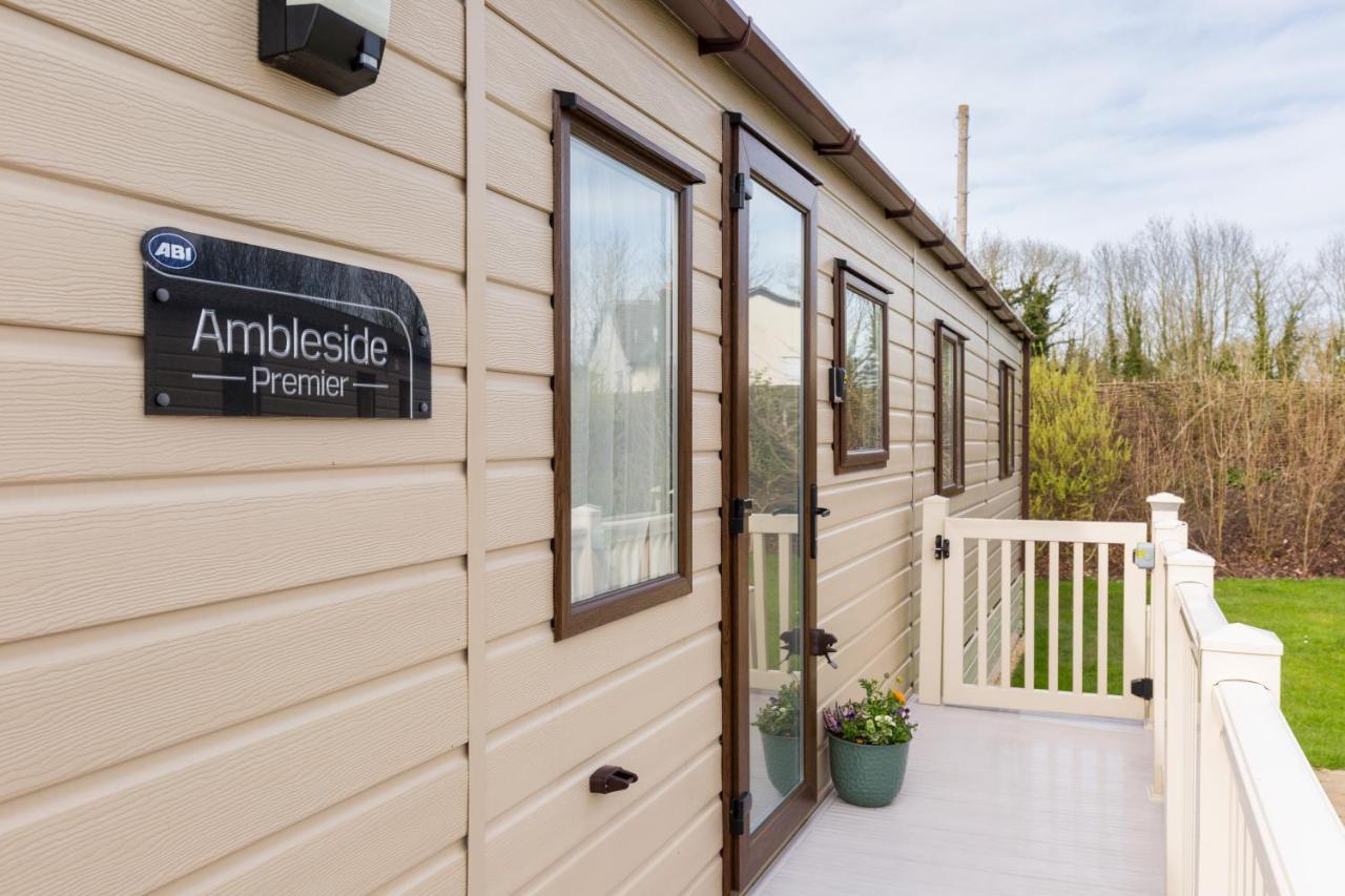 Cottontail Lodge - Hot Tub - Pet Friendly South Cerney Extérieur photo