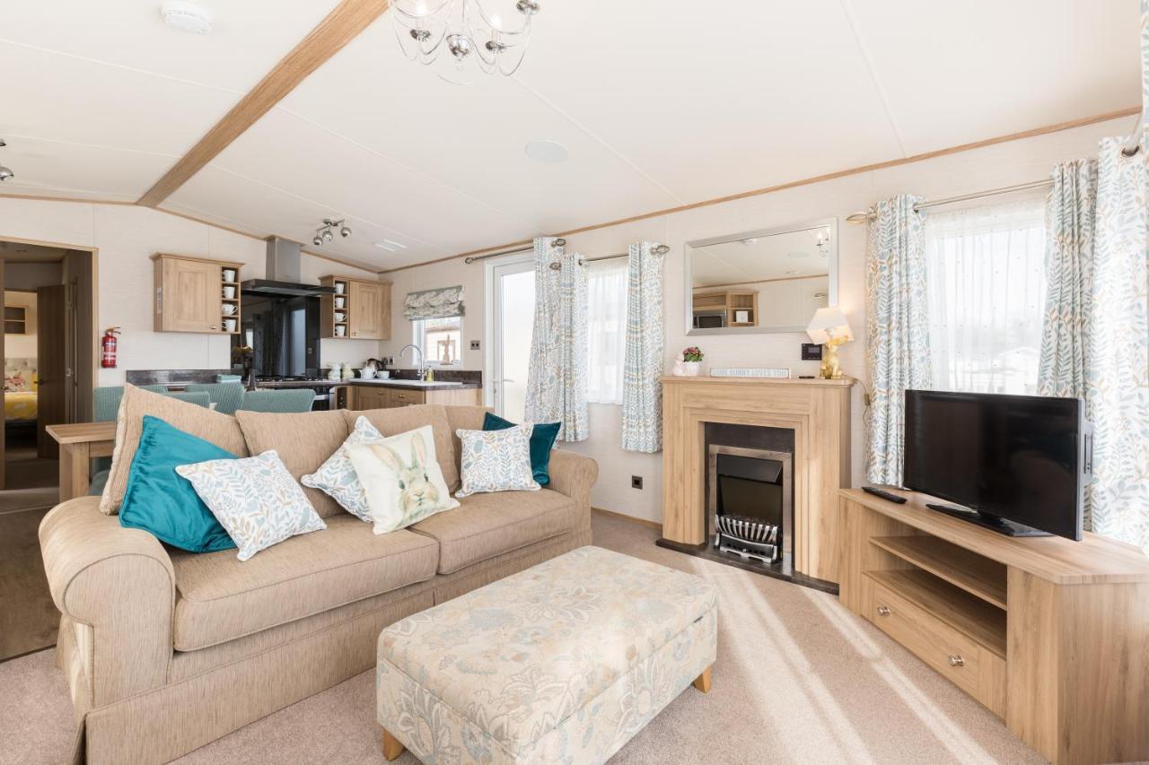 Cottontail Lodge - Hot Tub - Pet Friendly South Cerney Extérieur photo