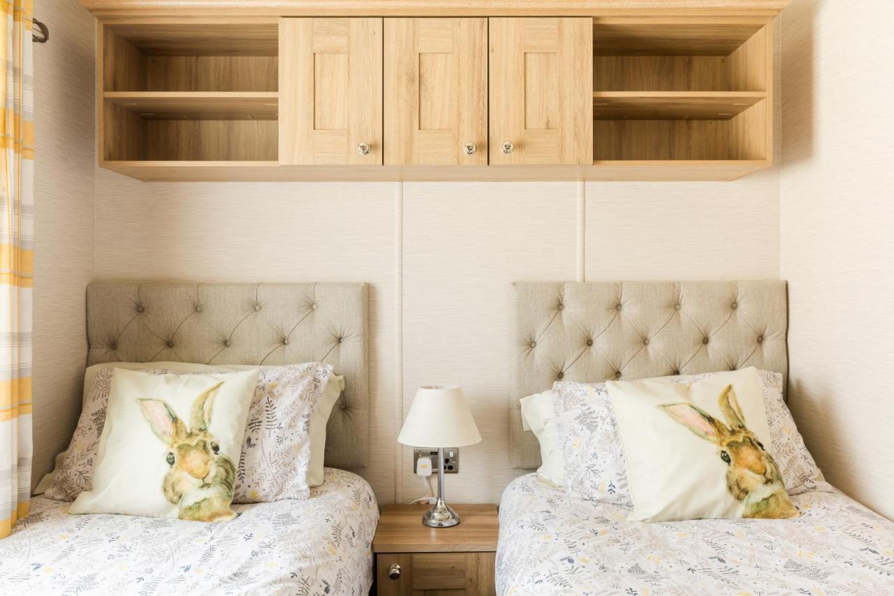 Cottontail Lodge - Hot Tub - Pet Friendly South Cerney Extérieur photo