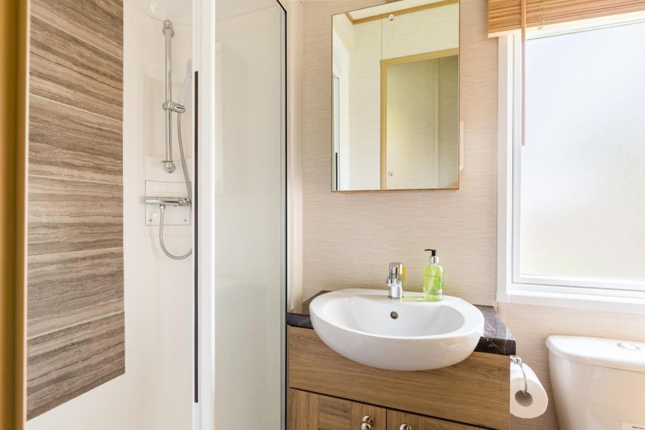 Cottontail Lodge - Hot Tub - Pet Friendly South Cerney Extérieur photo