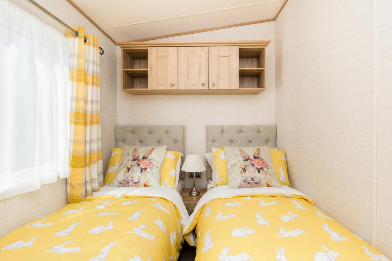 Cottontail Lodge - Hot Tub - Pet Friendly South Cerney Extérieur photo