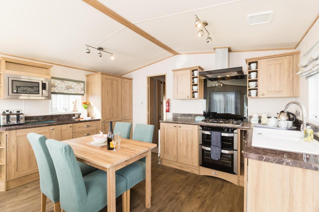 Cottontail Lodge - Hot Tub - Pet Friendly South Cerney Extérieur photo