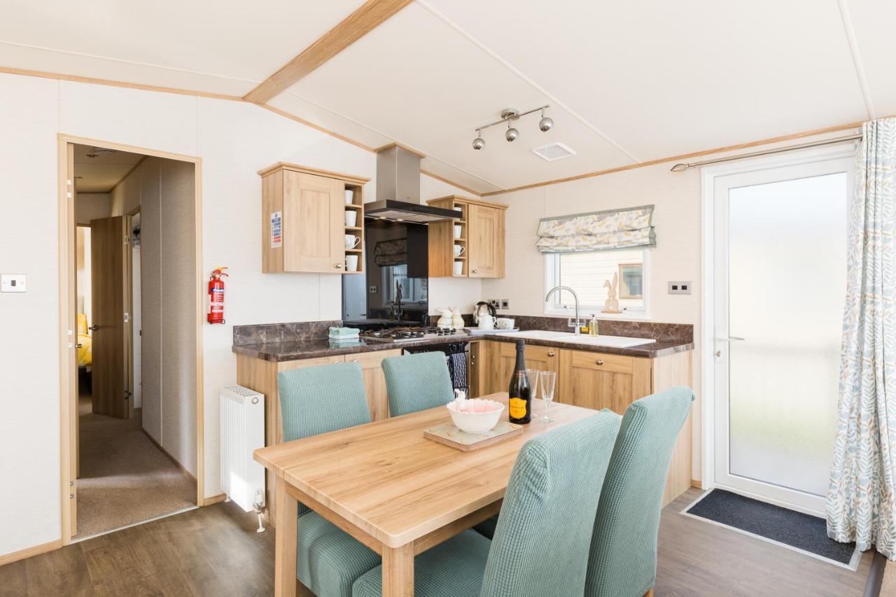 Cottontail Lodge - Hot Tub - Pet Friendly South Cerney Extérieur photo