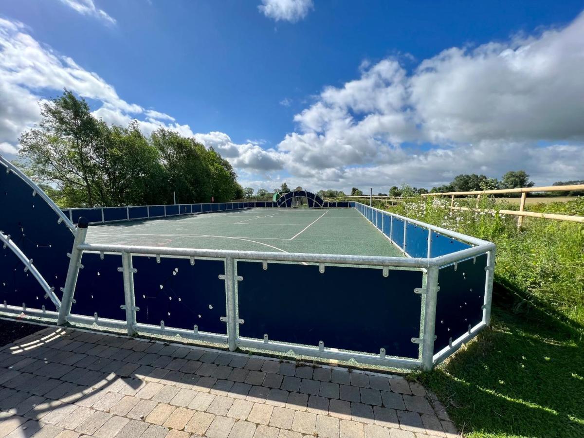 Cottontail Lodge - Hot Tub - Pet Friendly South Cerney Extérieur photo
